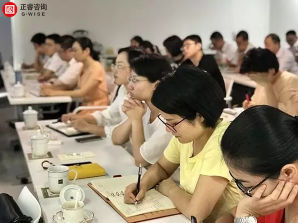 万向注册商学院《赢在中层》公开课在香港圆满举办！